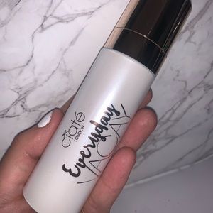 Dewy Coconut Setting Spray